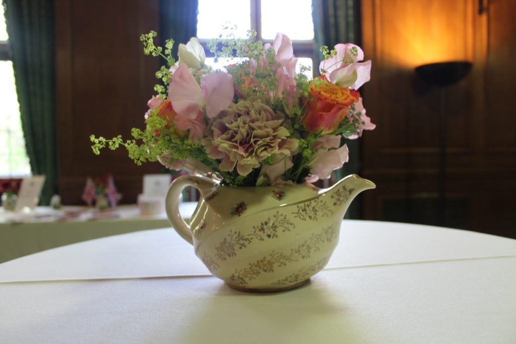 Floral Arrangements - Luxury Flowers in a Tea Pot